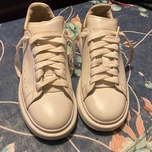 in pretty good condition no box pick up only